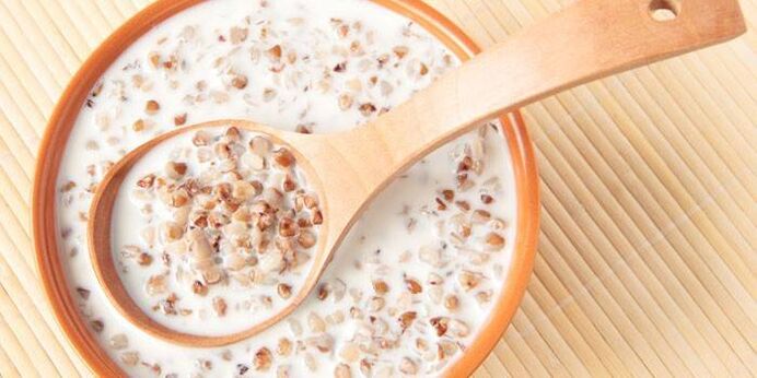 Buchweizendiät mit Milch.